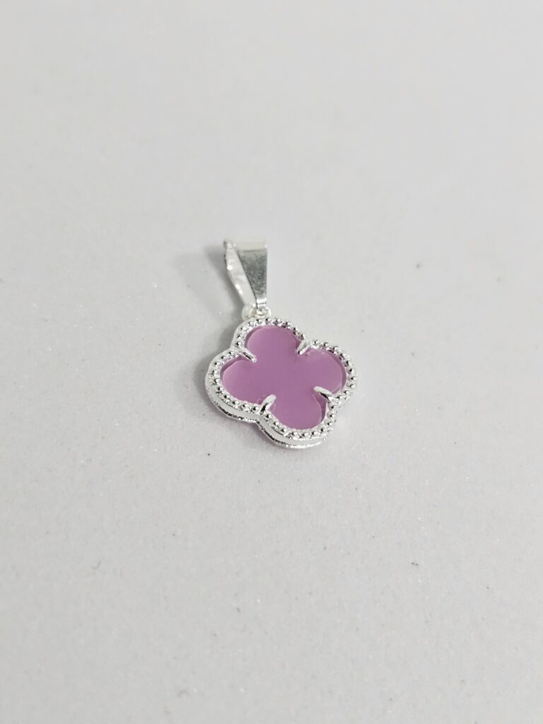 Colgante trébol rosado