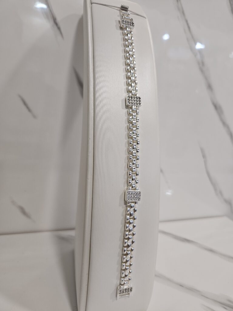 Pulsera tejida y cuadrados con microcircones