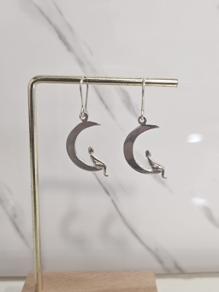 Aro colgante mujer en la luna