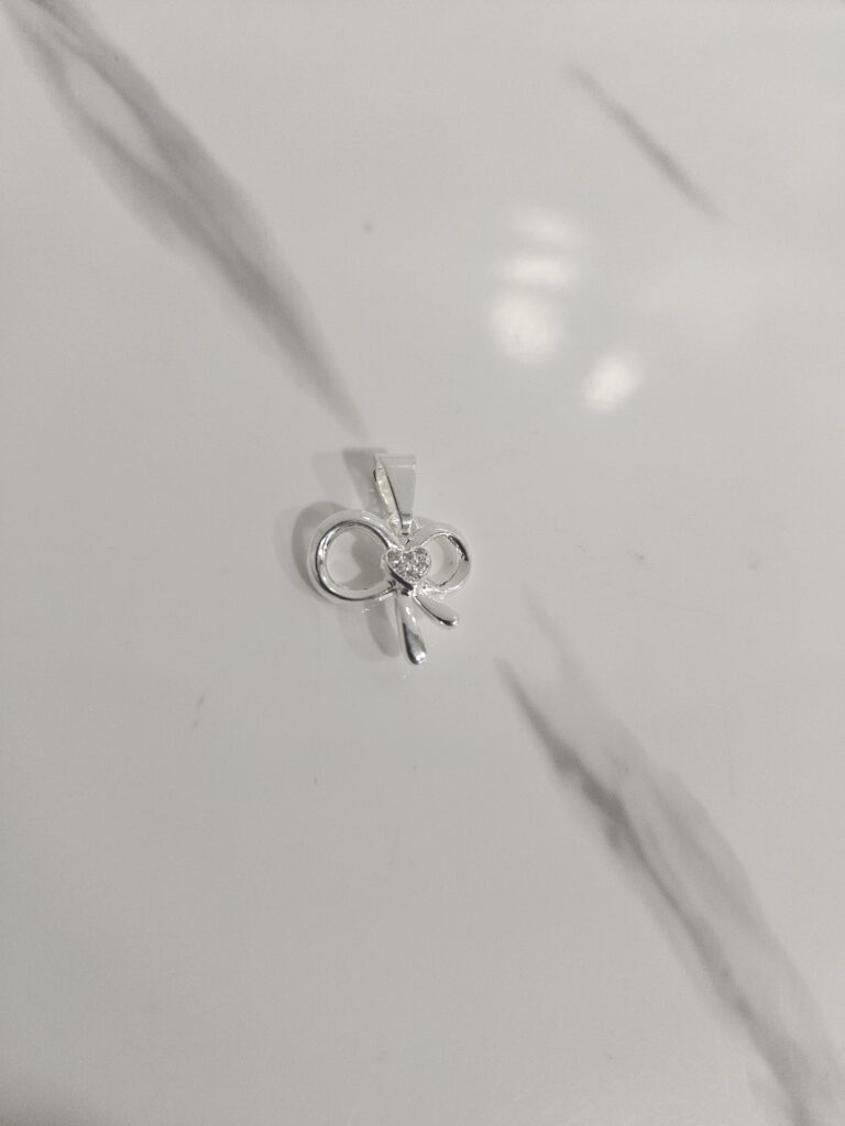 Colgante lazo con microcircones