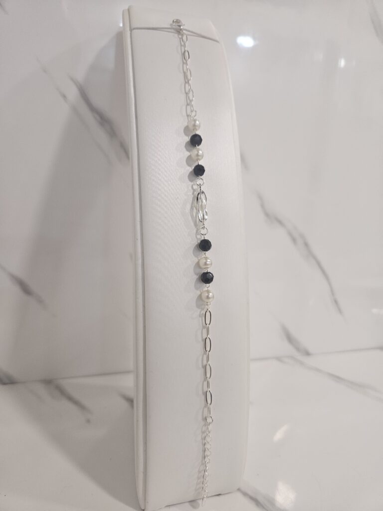 Pulsera esferas negras y blancas