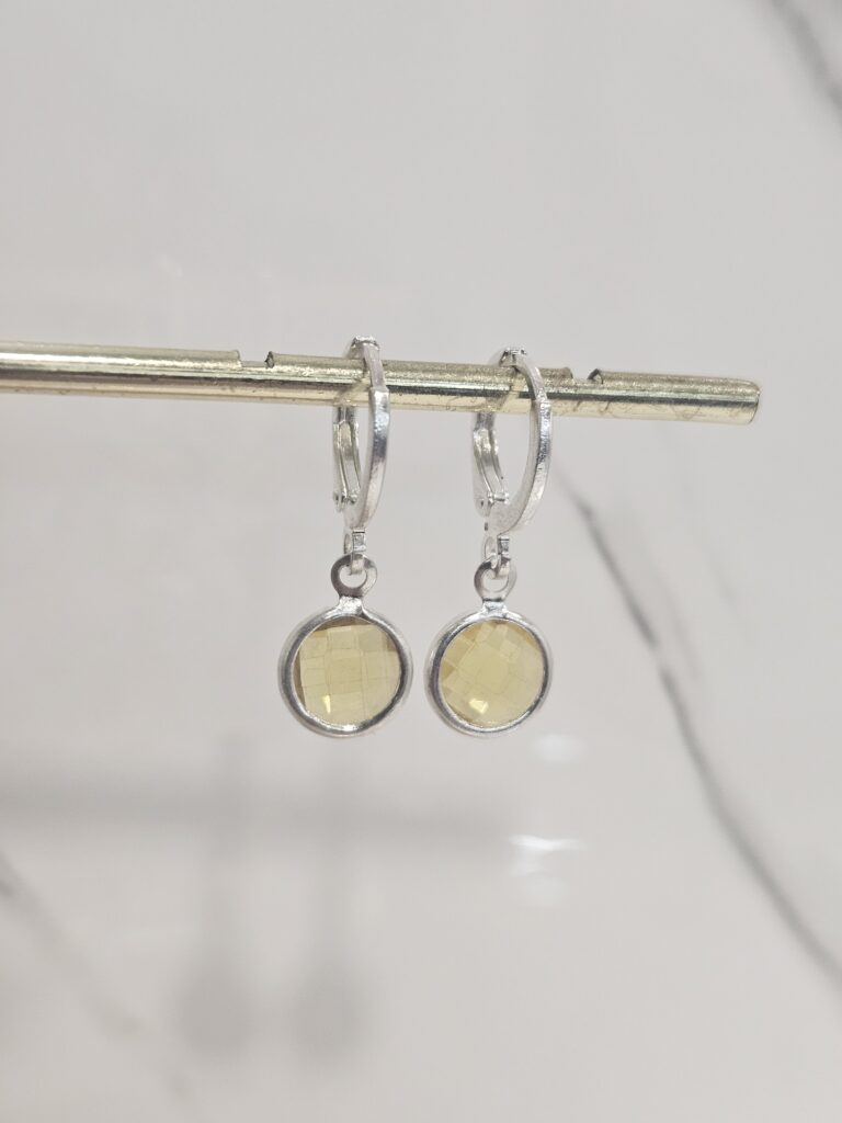 Argolla con cristal amarillo