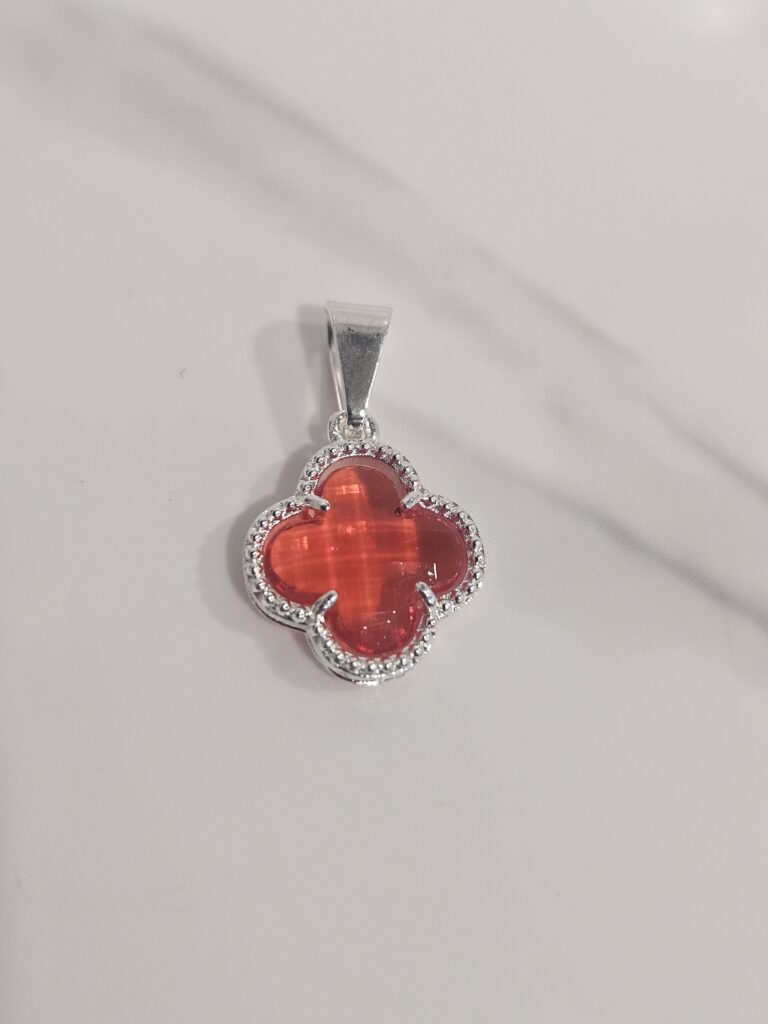 Colgante trébol cristal rojo