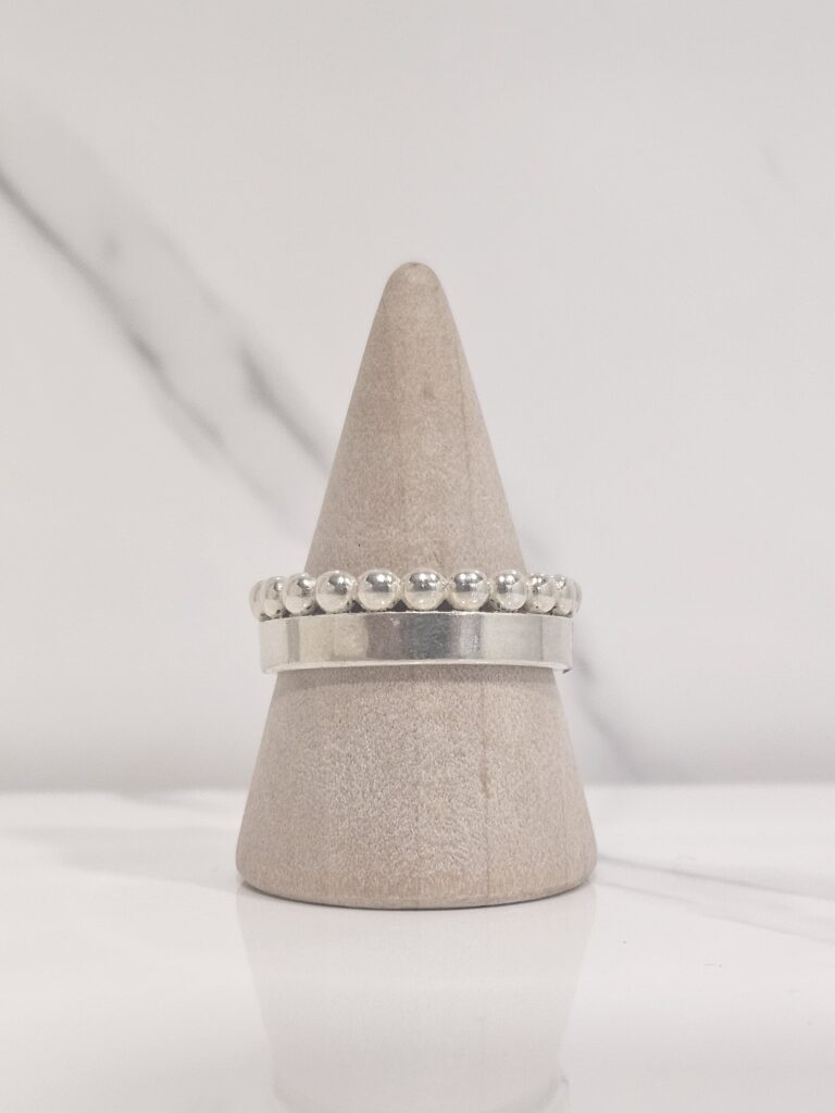 Anillo doble fila con bolitas