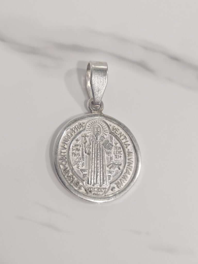 Colgante medalla san benito