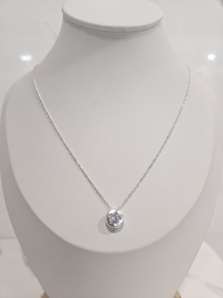 Collar punto de luz charm estrella
