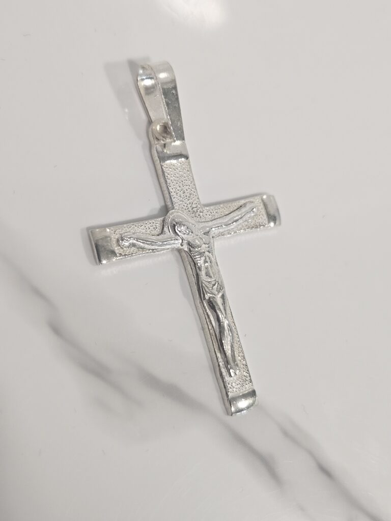 Colgante cruz con cristo