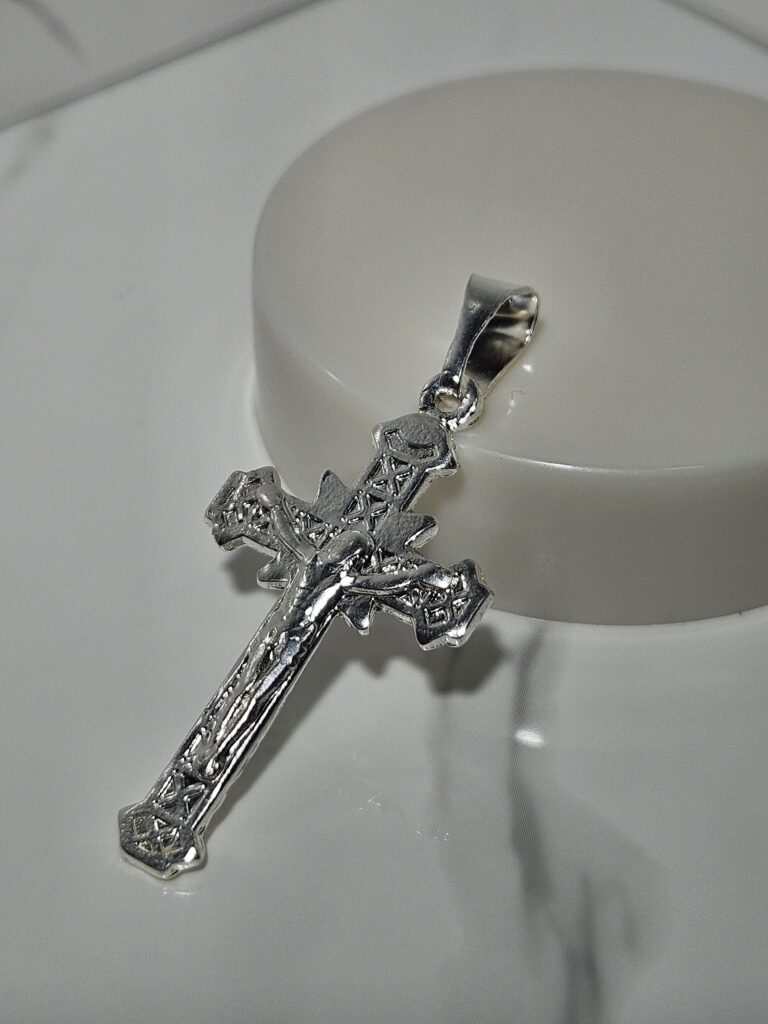 Colgante cruz con cristo