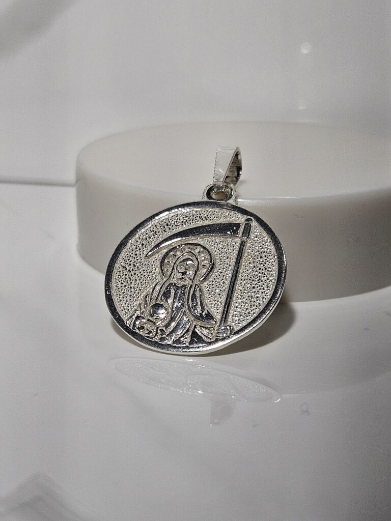 Colgante medalla redonda angel de la muerte