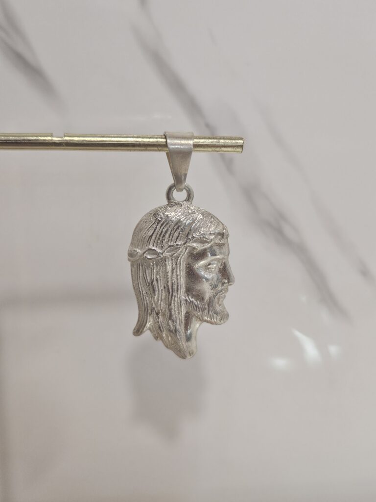Colgante perfil de cristo macizo