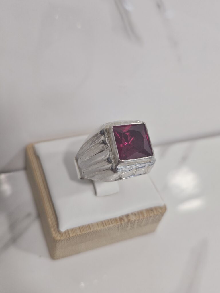 Anillo sello roca rubi - Talla 13, 6.8 grs.