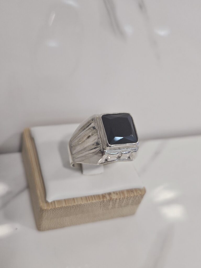 Anillo sello roca onix - Talla 12, 9.4 grs.