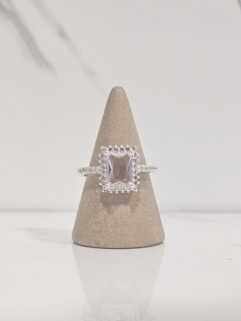 Anillo circon cuadrado rosado con microcircones - Talla 7