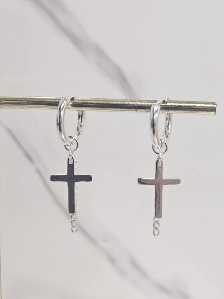 Argolla con cruz y cadena golgante