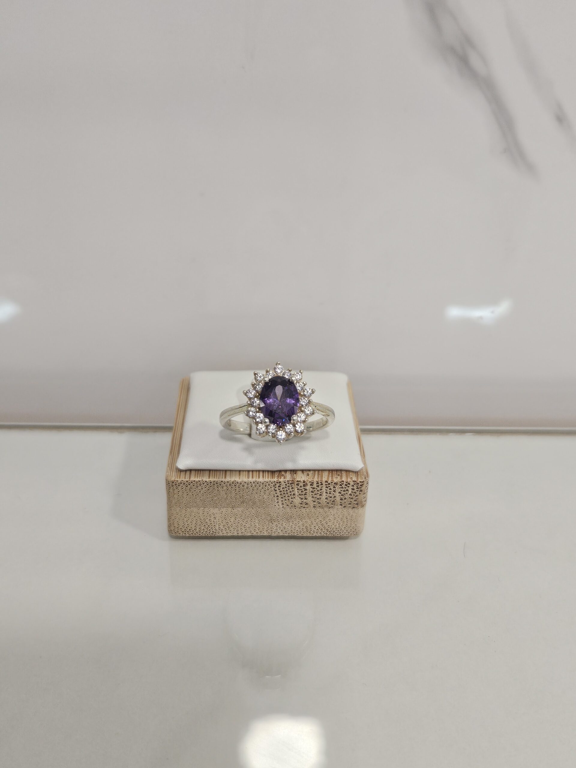 Anillo flor amatista y microcircones naturales - Talla 9, 4.2 grs.