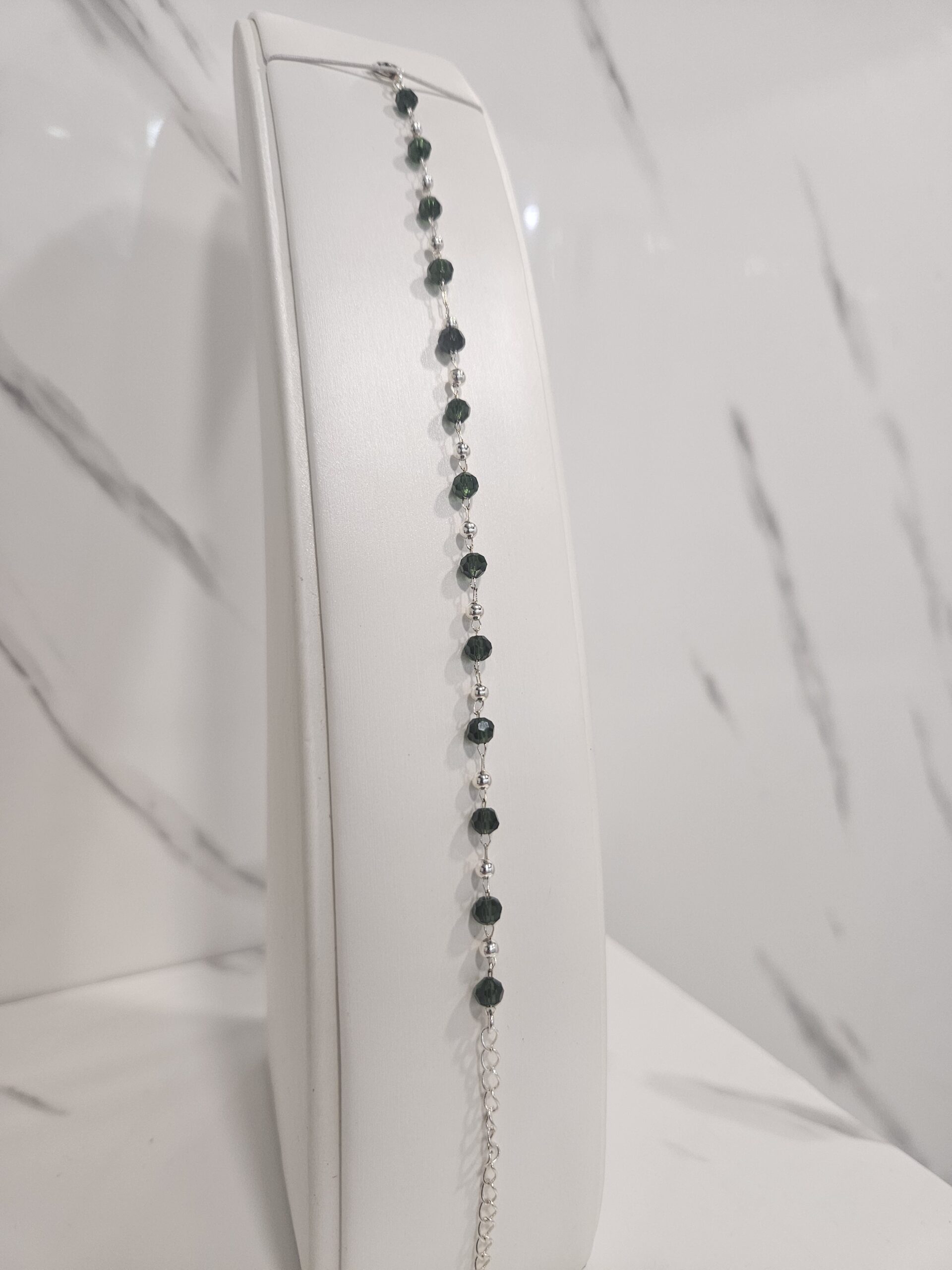 Pulsera esferas verdes oscuro con alargue