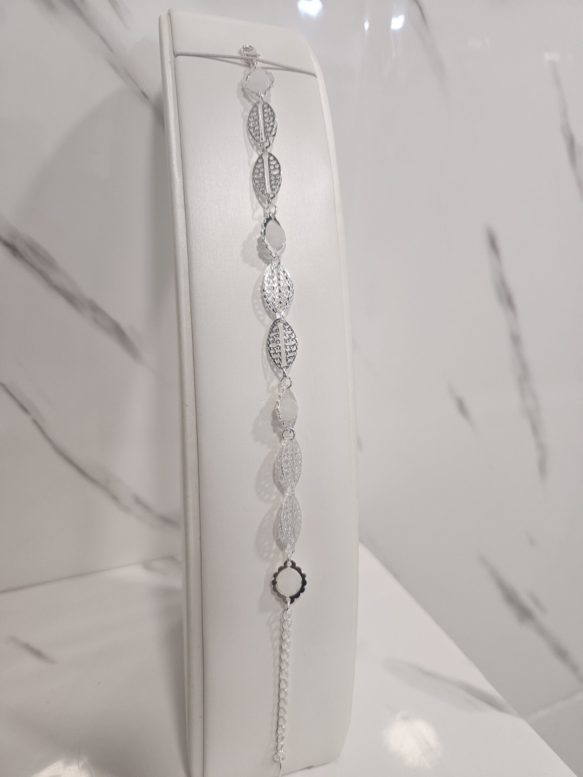 Pulsera hojas con cristal blanco con alargue