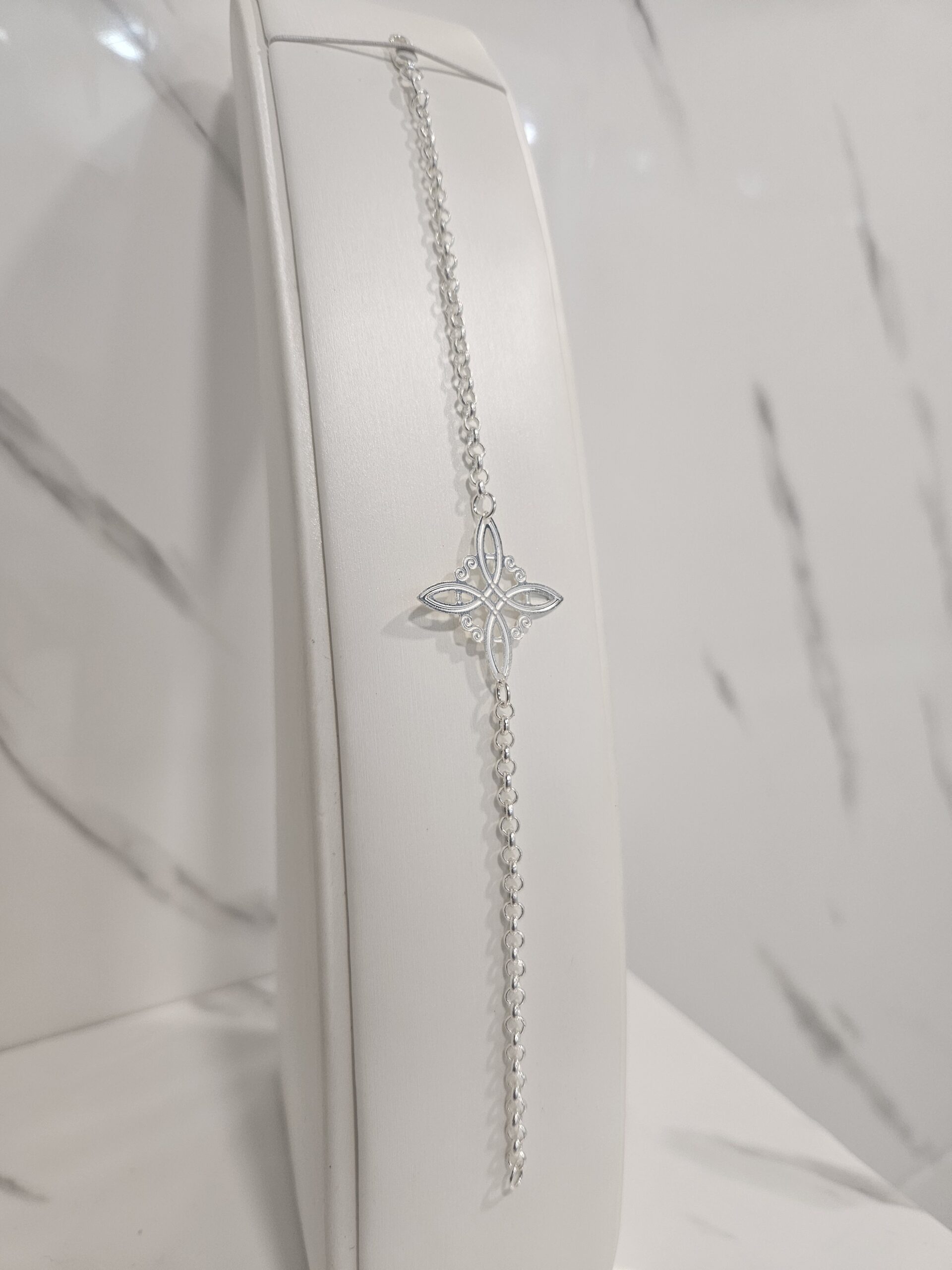 Pulsera rolo con nudo de bruja