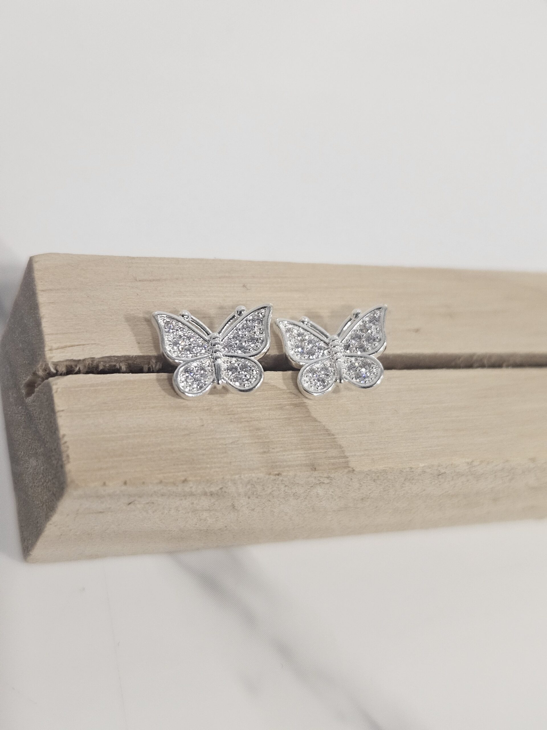 Aro pegado mariposa con microcircones