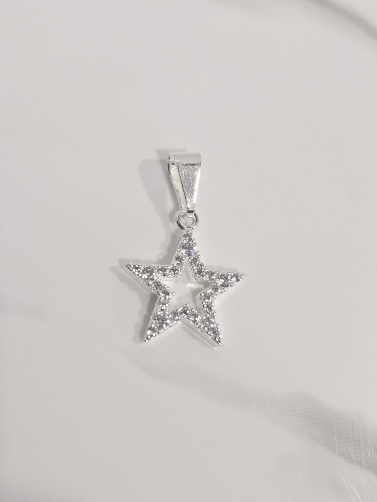 Colgante estrella con microcircones