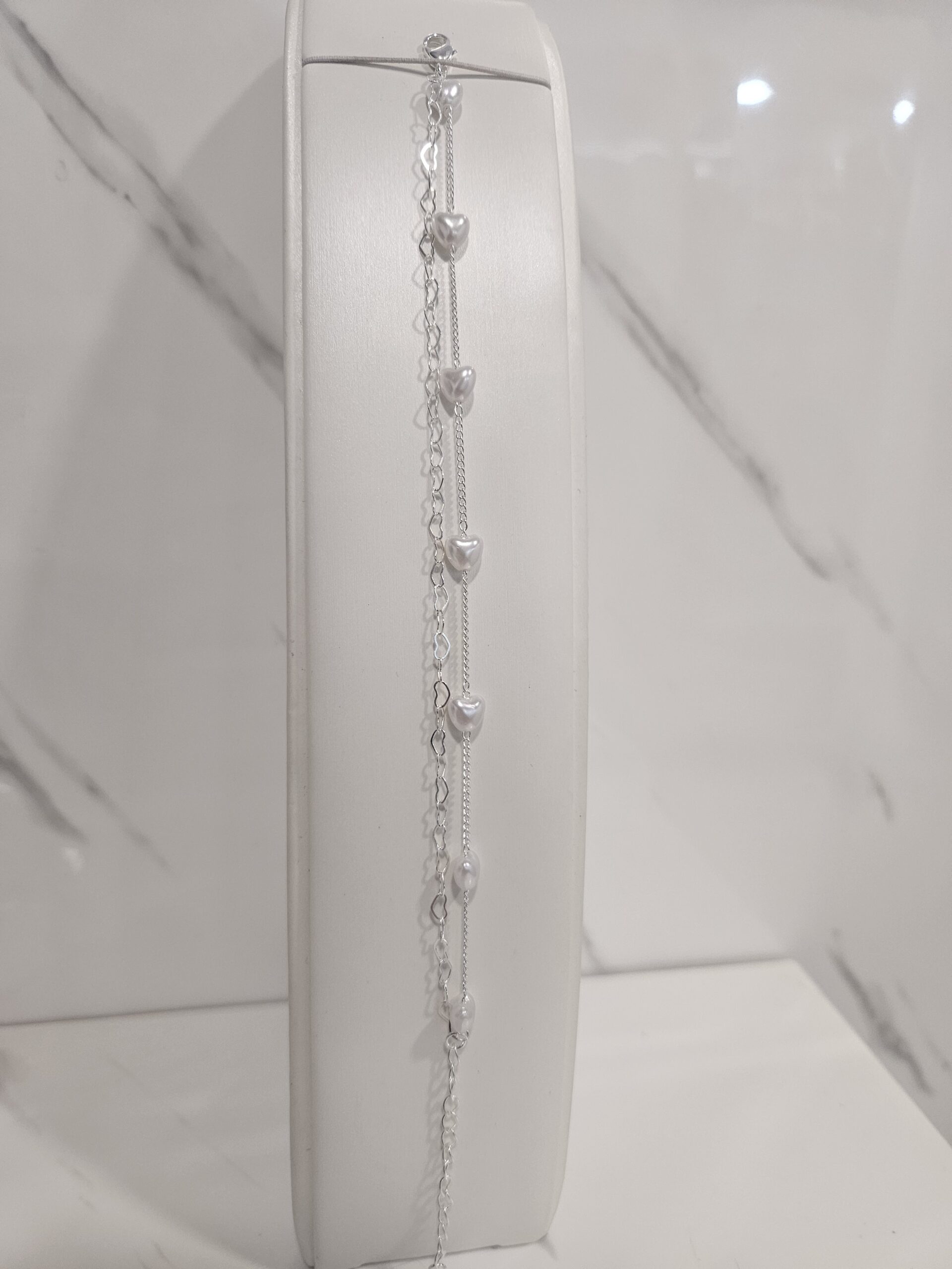 Pulsera doble perlas corazon y corazones entrelazados