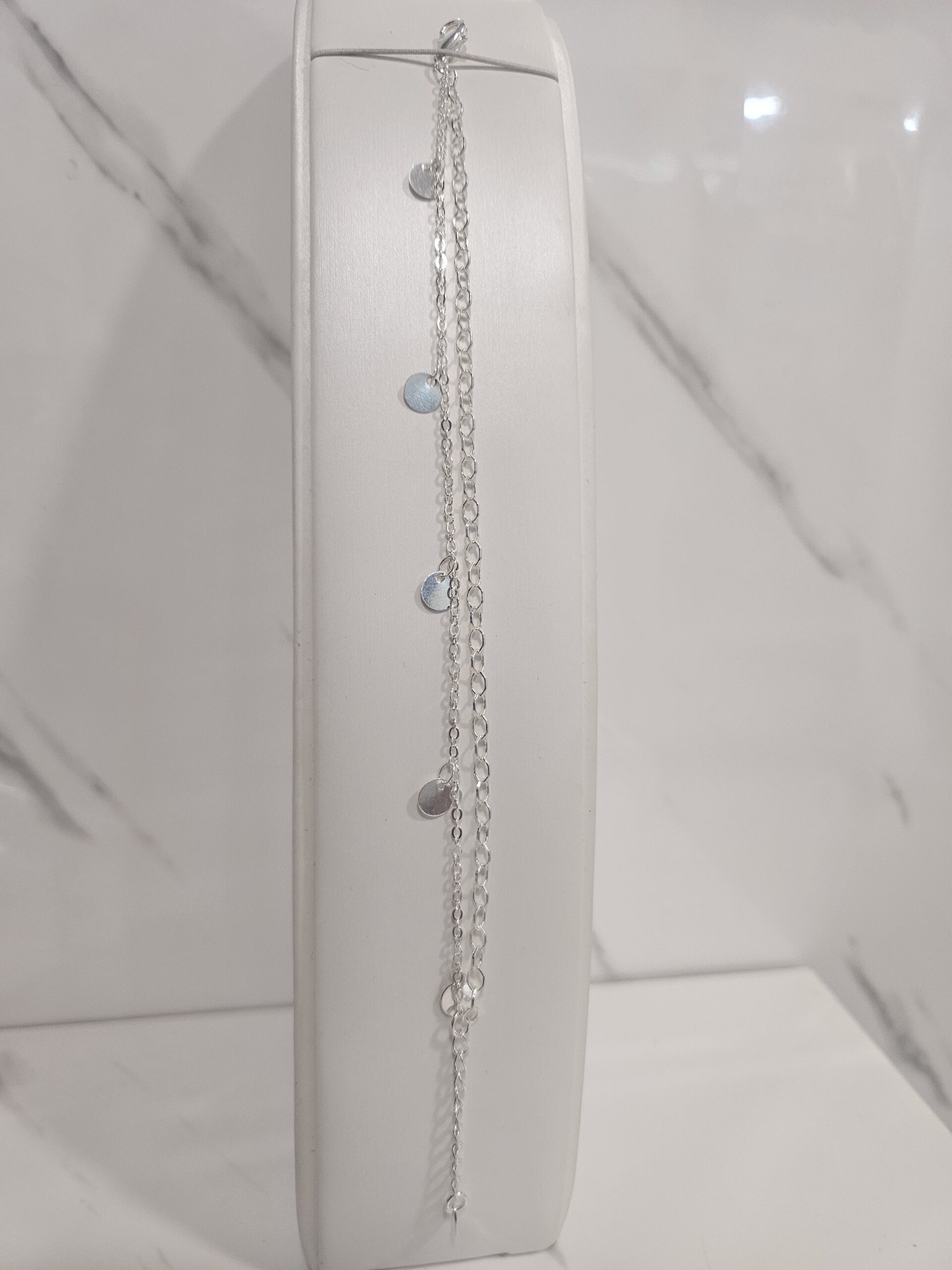Pulsera doble rolo y c?rculos colgantes